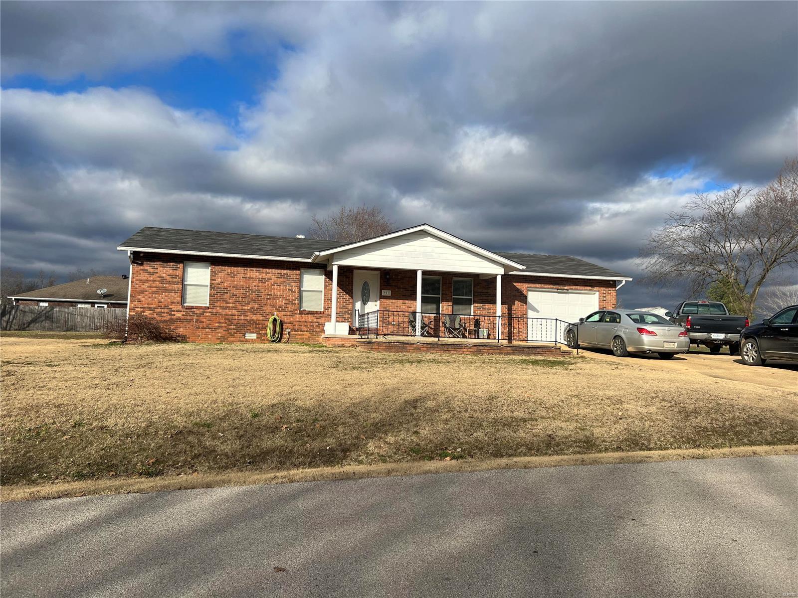Listing 570349