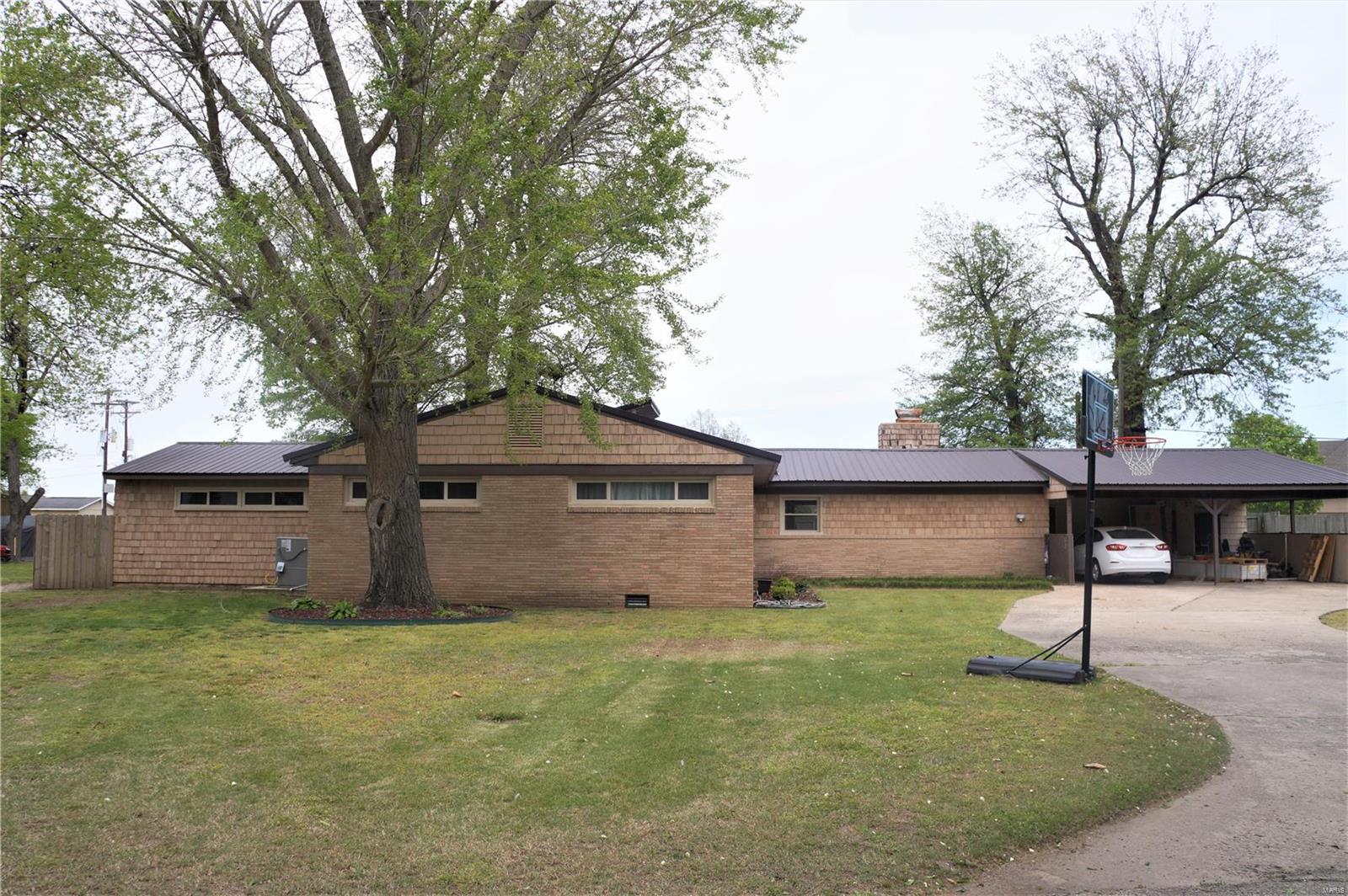 MO Home for Sale 930 E Baker MLS 23021428