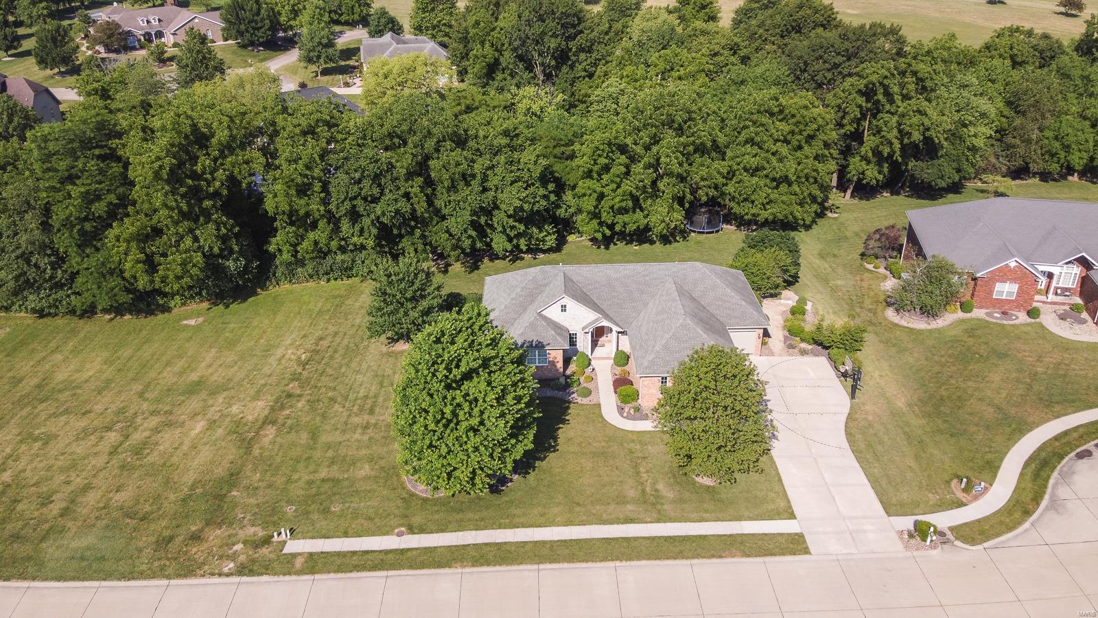 23 WaggonerHollowood Estate Jerseyville, IL 62052 MLS 23045799