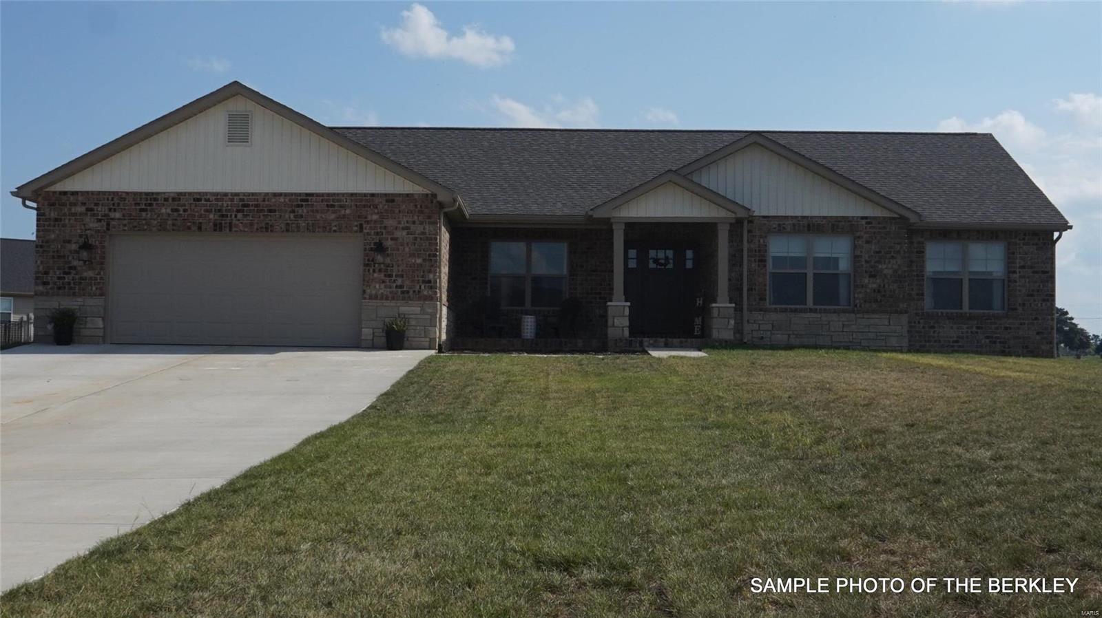Photo 3 - Residential for sale – 516  Hayden Drive  Waterloo, IL