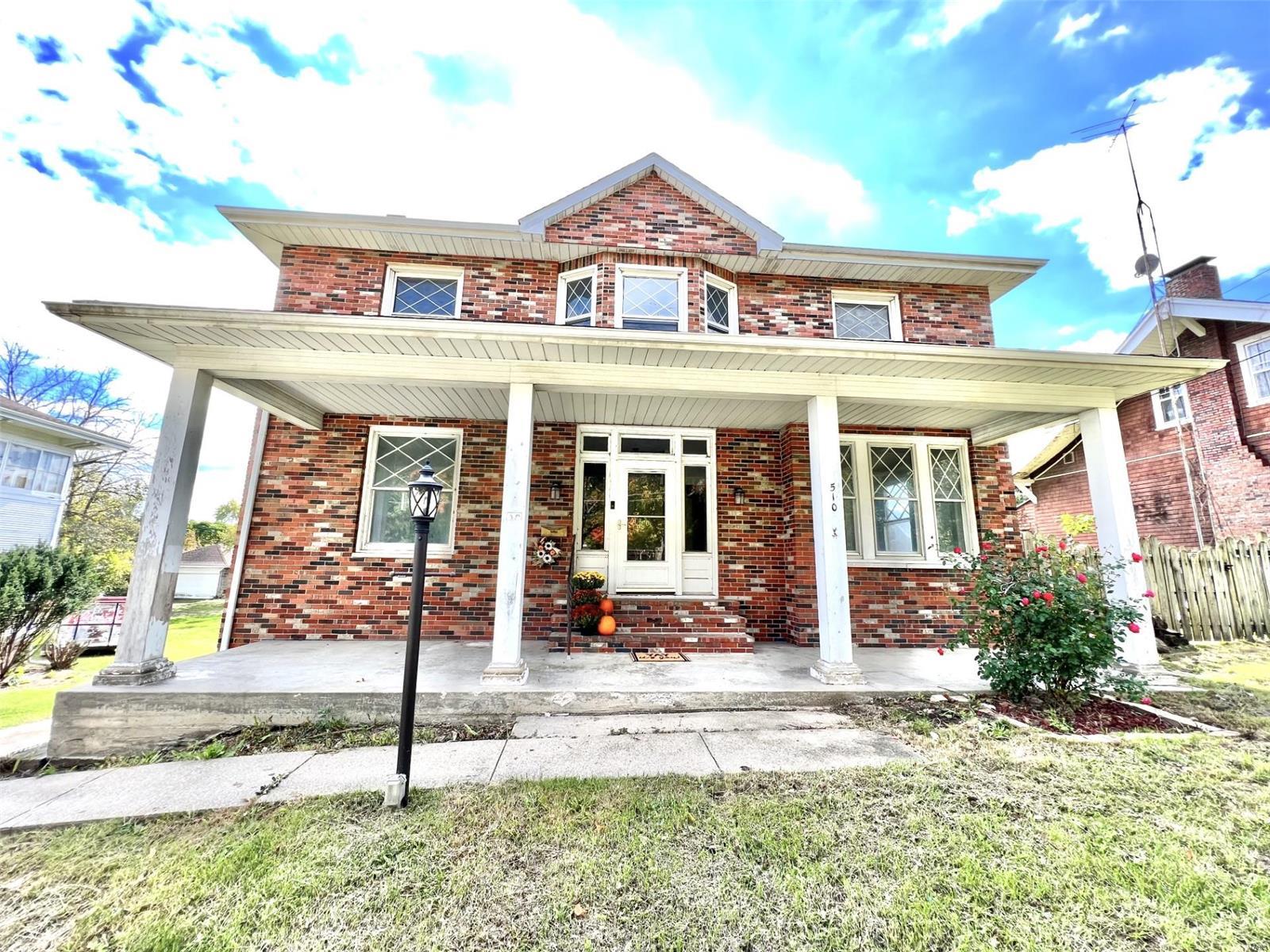 510 School Hillsboro, IL 62049 MLS 23061187