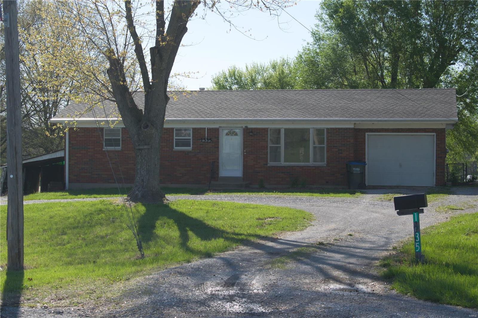 1335 Lakeview Waterloo, IL 62298 MLS 24022302