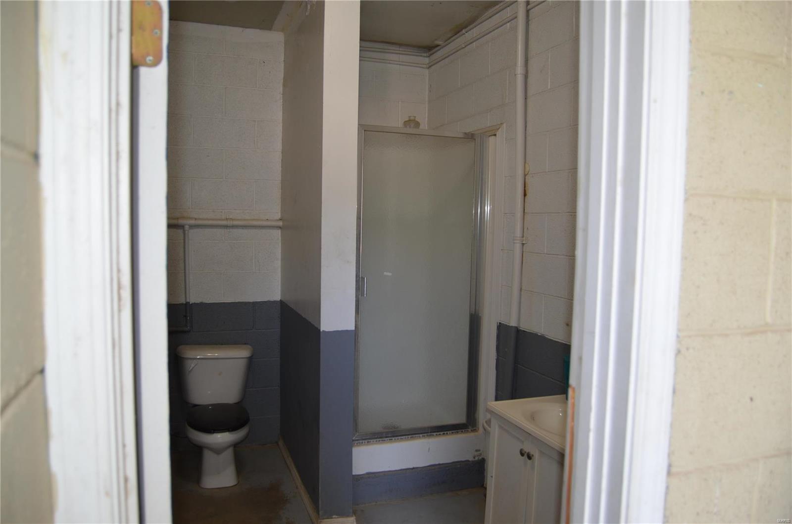 Photo 35 - Commercial Sale for sale – 1025  Center   Bismarck, MO