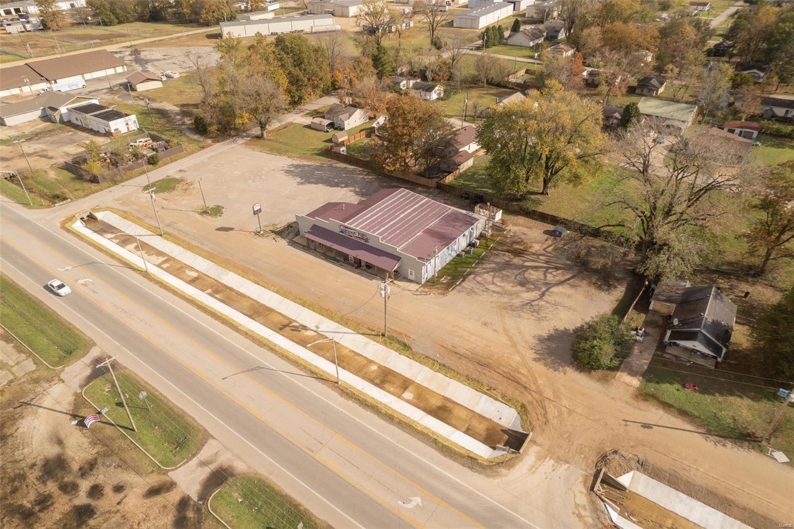 Photo 6 - Commercial Sale for sale – 1518 S Broadway   Poplar Bluff, MO