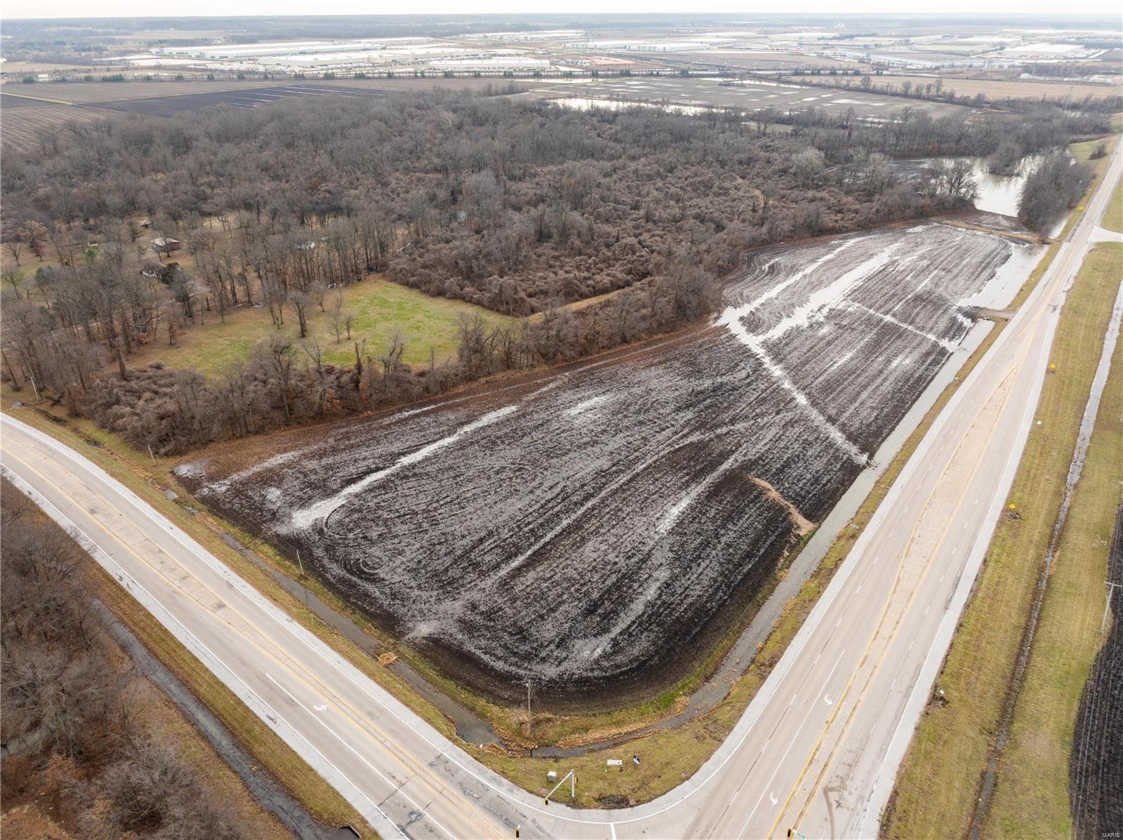 Photo 9 - Commercial Sale for sale – 4220  New Poag Road  South Roxana, IL