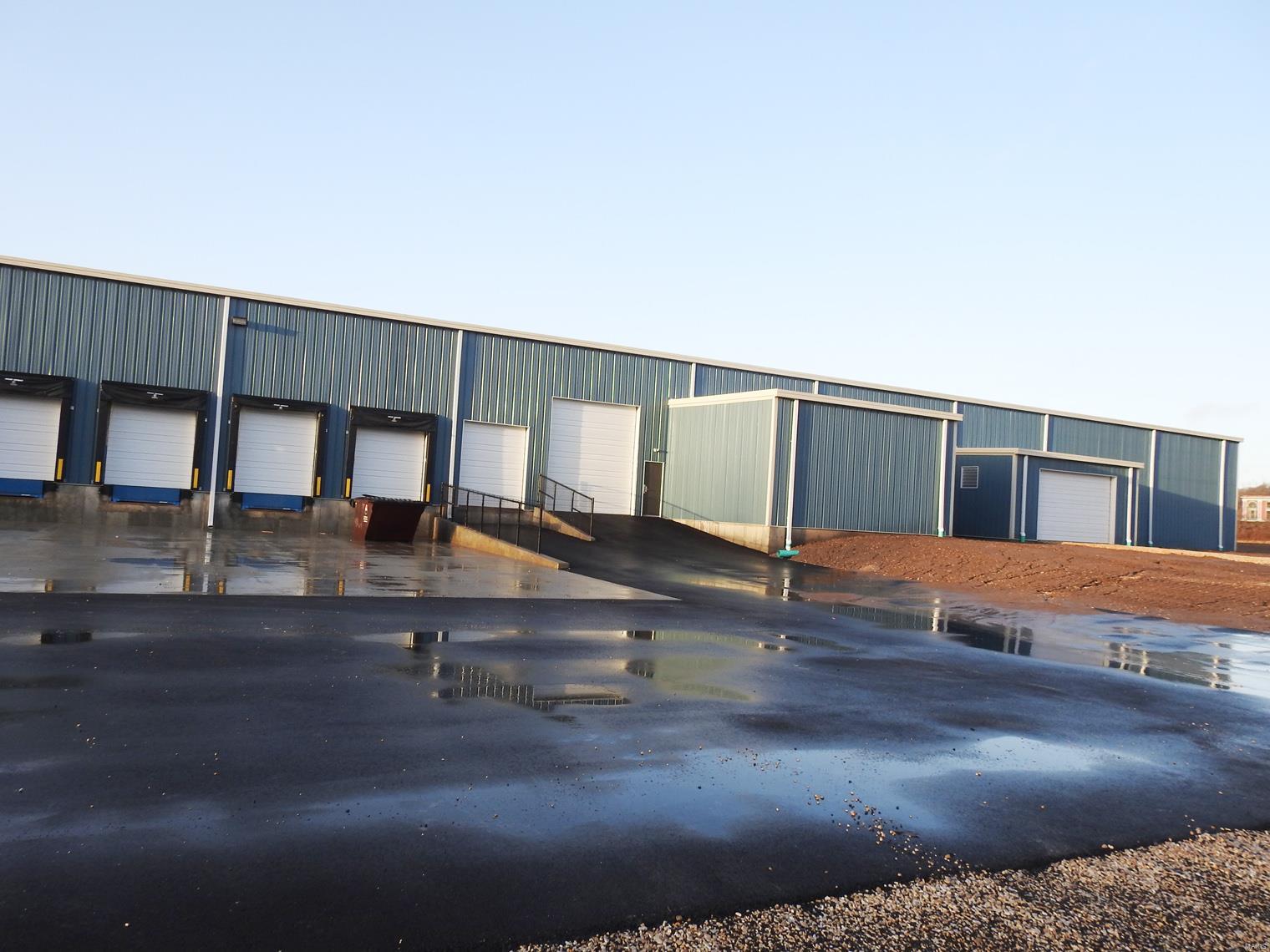 Photo 8 - Commercial Sale for sale – 3650 W Industrial Drive  Louisiana, MO