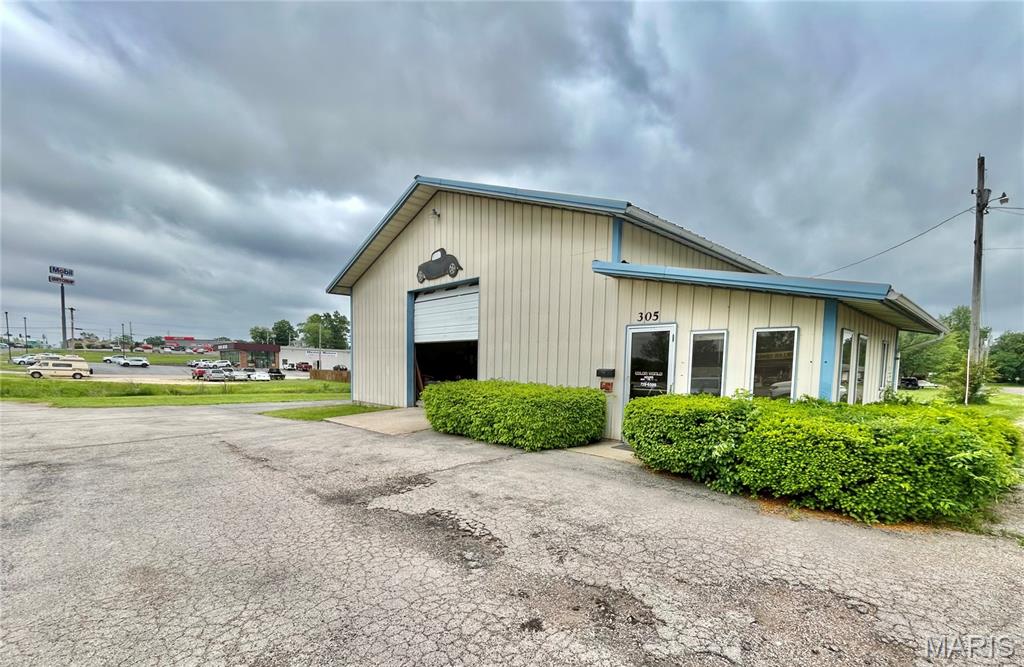 Photo 4 - Commercial Sale for sale – 305 W Scenic Rivers Boulevard  Salem, MO