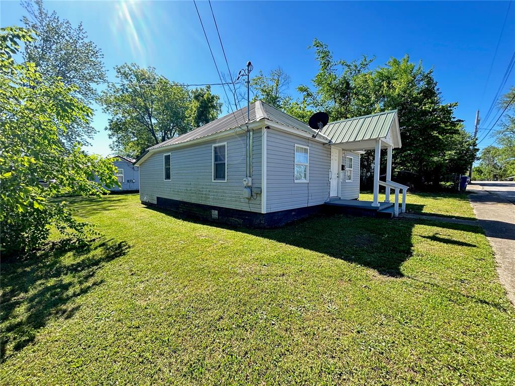 Photo 2 - Residential for sale – 500 S Warfel Street  Salem, MO