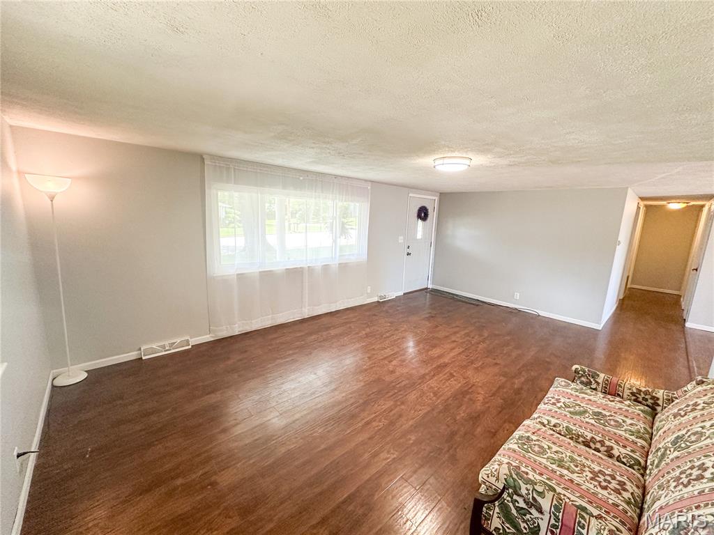 Photo 5 - Residential for sale – 1110 W 3rd Street  Salem, MO