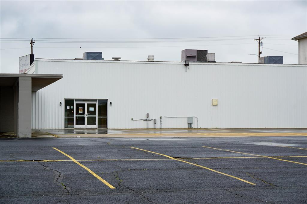 Photo 4 - Commercial Sale for sale – 1701  Martin Springs Drive  Rolla, MO