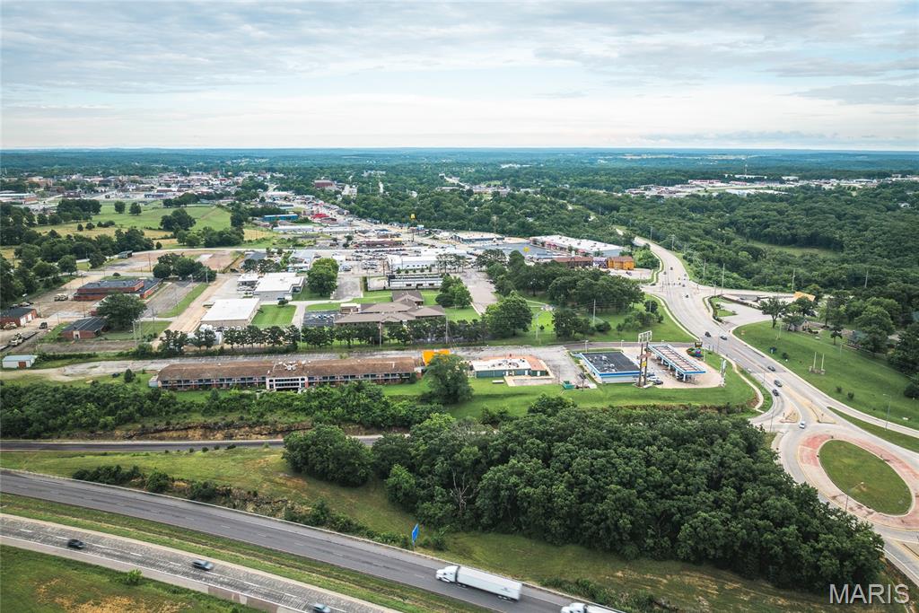Photo 13 - Commercial Sale for sale – 127 & 129  H-J Drive  Rolla, MO