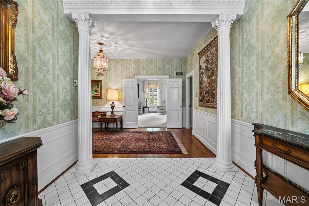 Photo 5 - Residential for sale – 26  Huntleigh Woods   Huntleigh, MO