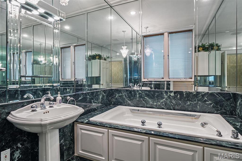 Photo 34 - Residential for sale – 26  Huntleigh Woods   Huntleigh, MO