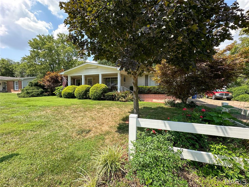 Photo 2 - Residential for sale – 1403 S Henderson Street  Salem, MO