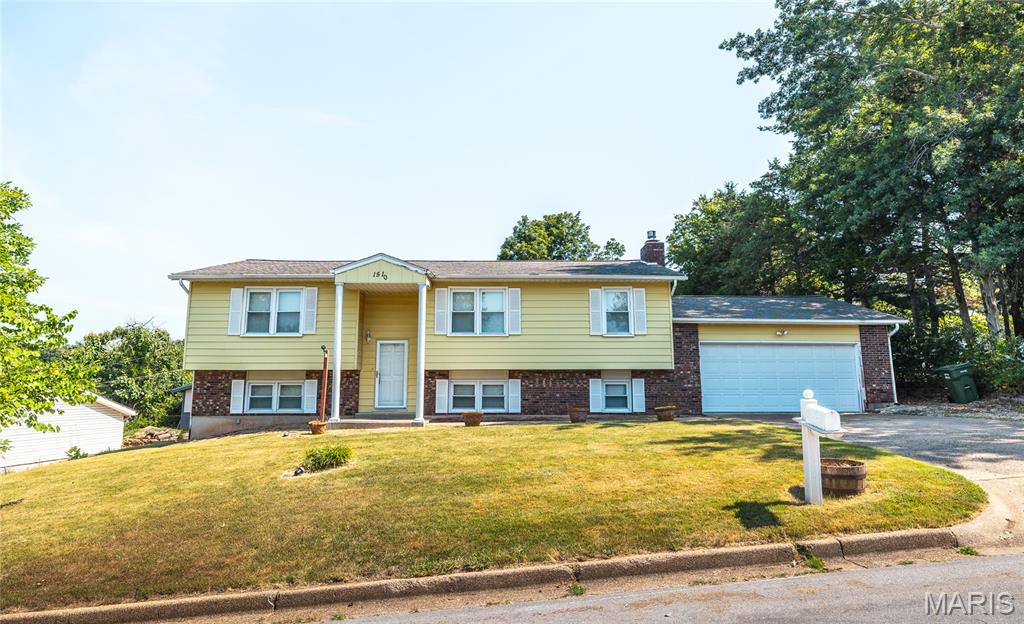 Photo 2 - Residential for sale – 1510  Scenic Drive  Rolla, MO