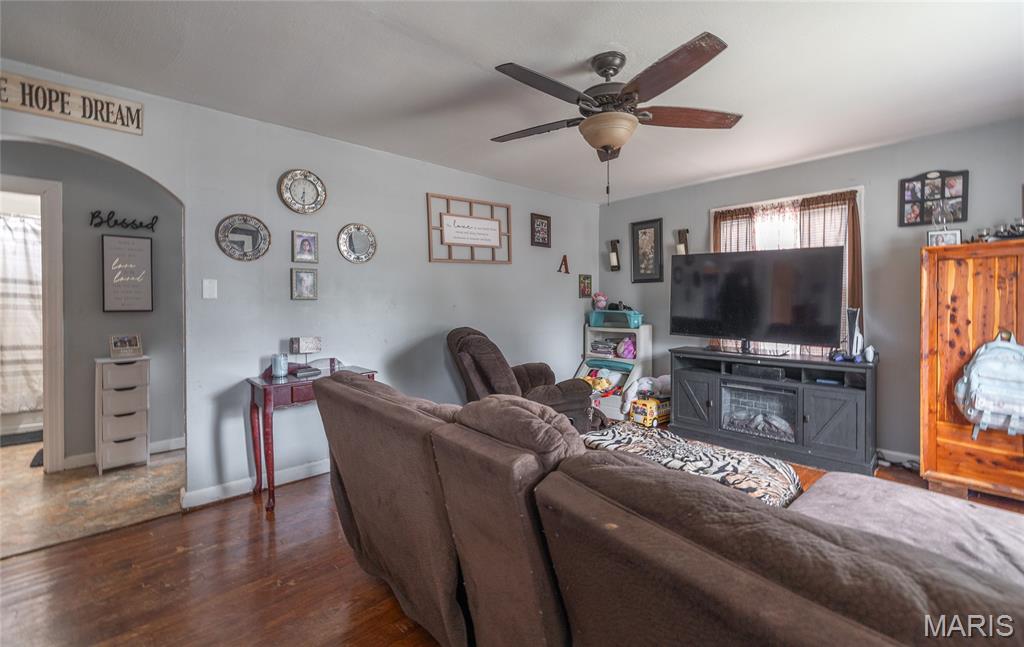 Photo 5 - Residential for sale – 304 W Hunt Street  Salem, MO