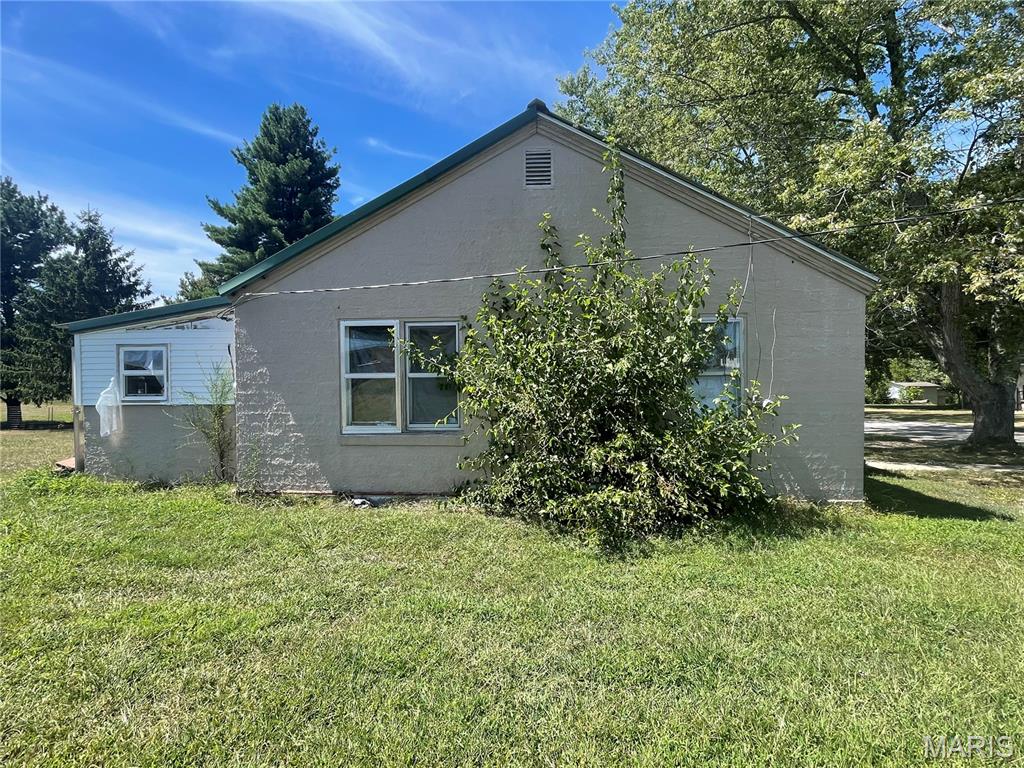 Photo 2 - Residential for sale – 813 E Jack Street  Salem, MO