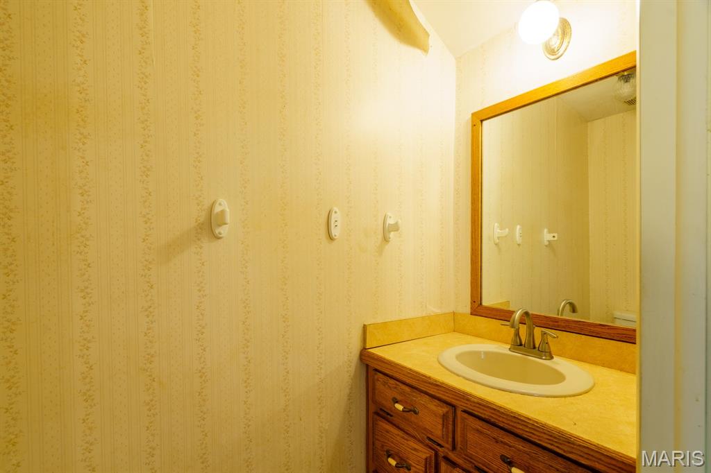 Photo 9 - Residential for sale – 20454  Maries Road 453   Vichy, MO