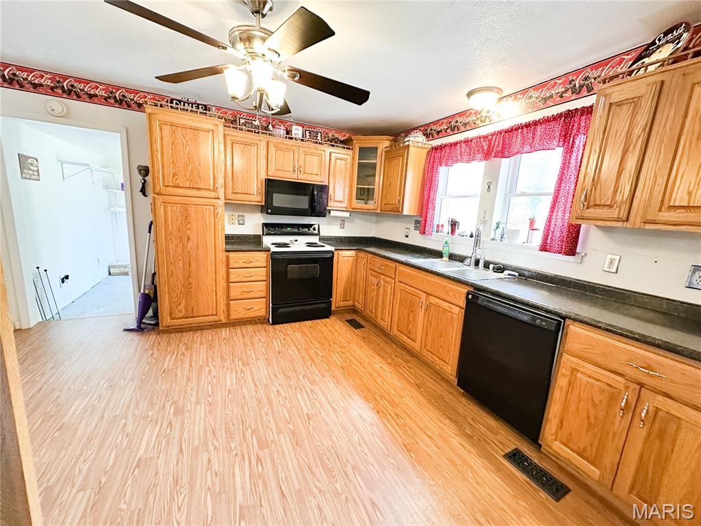 Photo 3 - Residential for sale – 604 S Elmer Street  Salem, MO