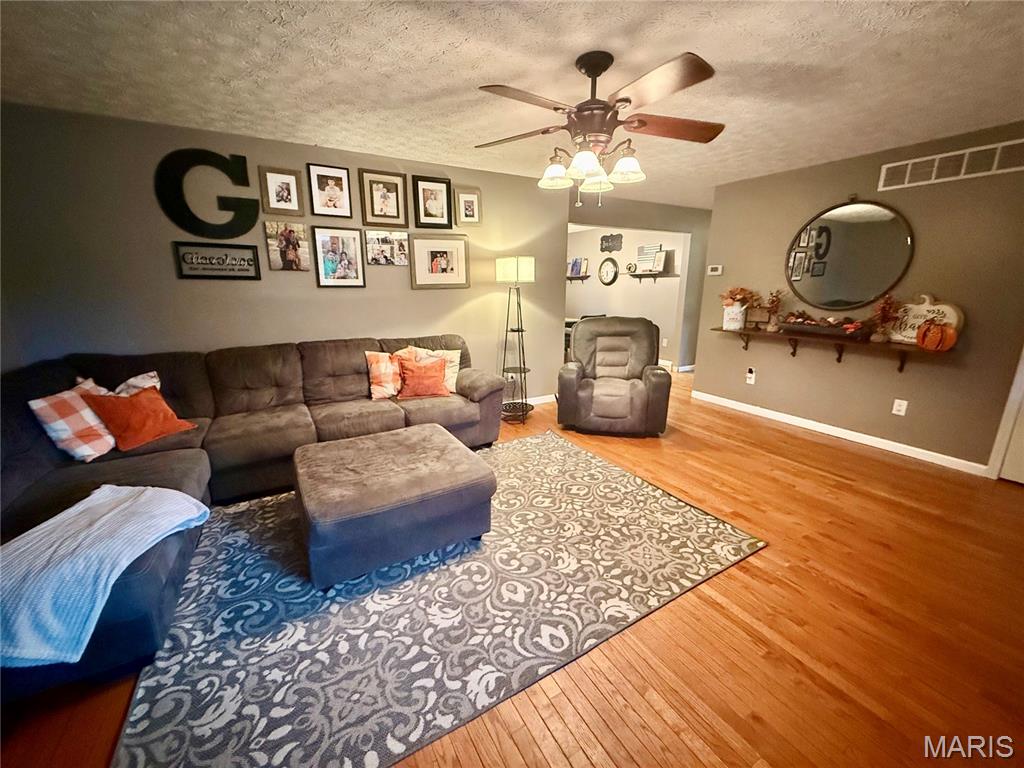 Photo 3 - Residential for sale – 29  Saint Ann Avenue  St James, MO