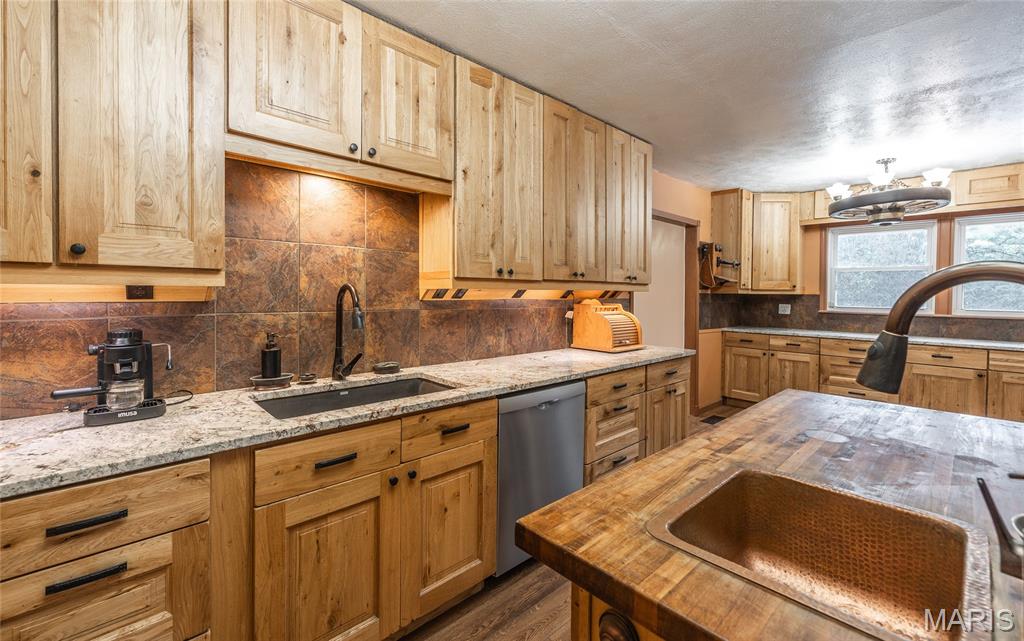 Photo 11 - Residential for sale – 807  County Road 6410   Salem, MO