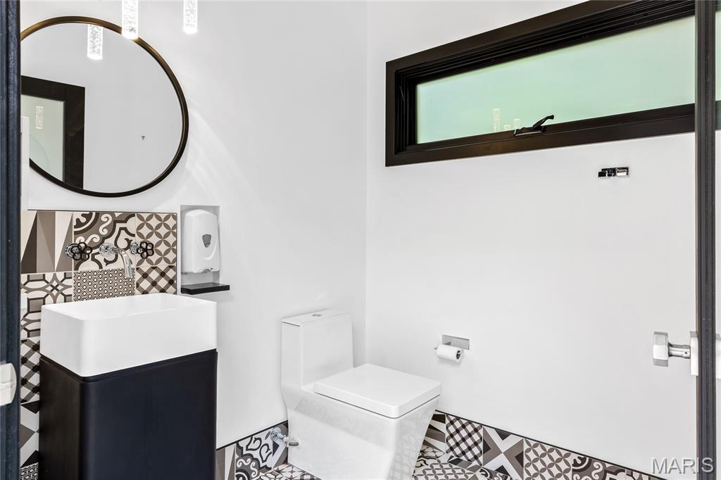 Photo 84 - Residential for sale – 29  Muirfield Lane  Town and Country, MO