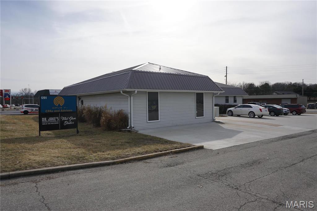 Photo 2 - Commercial Sale for sale – 1201  Forum   Rolla, MO