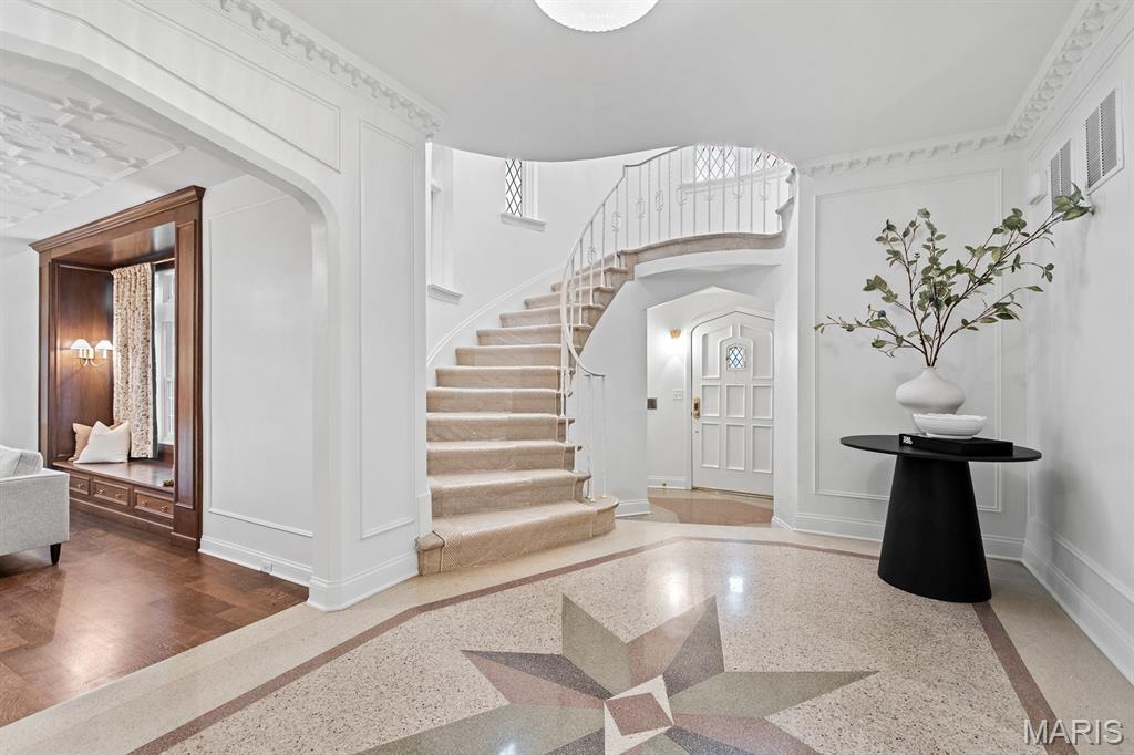 Photo 2 - Residential for sale – 61  Lake Forest Drive  St Louis, MO