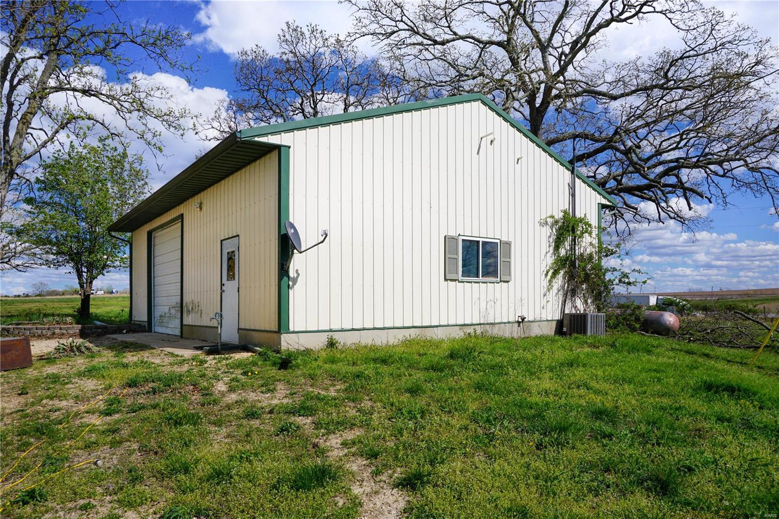Photo 2 - Farm for sale – 18626  CR 1000   St James, MO