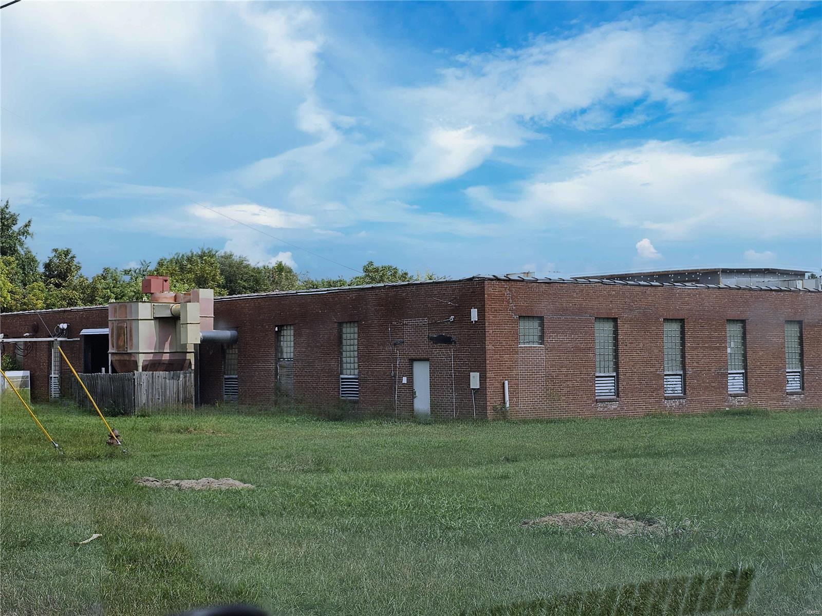Photo 10 - Commercial Sale for sale – 321 E Hardy   St James, MO