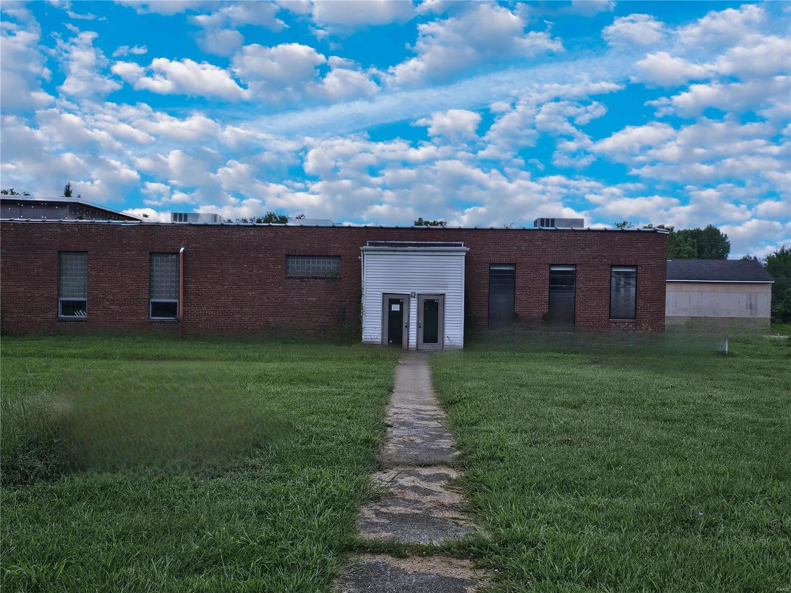 Photo 4 - Commercial Sale for sale – 321 E Hardy   St James, MO