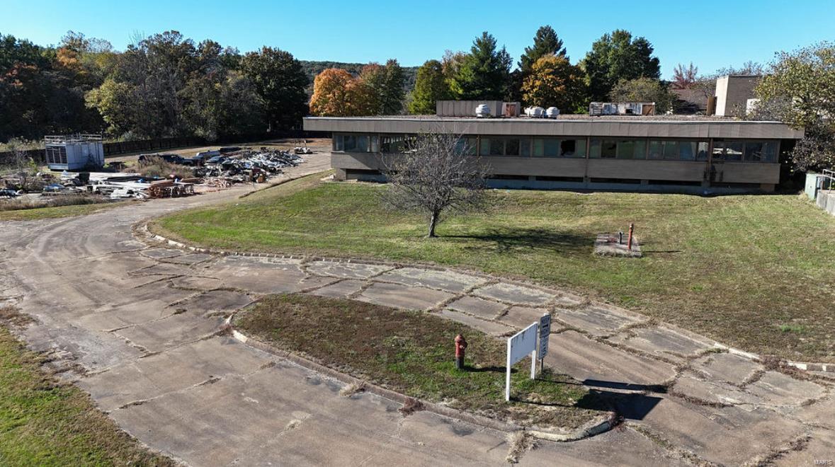Photo 14 - Commercial Sale for sale – 500 N Saint Mary Street  Pilot Knob, MO