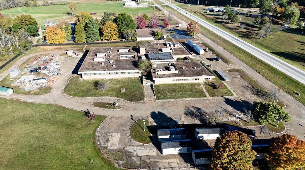 Photo 2 - Commercial Sale for sale – 500 N Saint Mary Street  Pilot Knob, MO