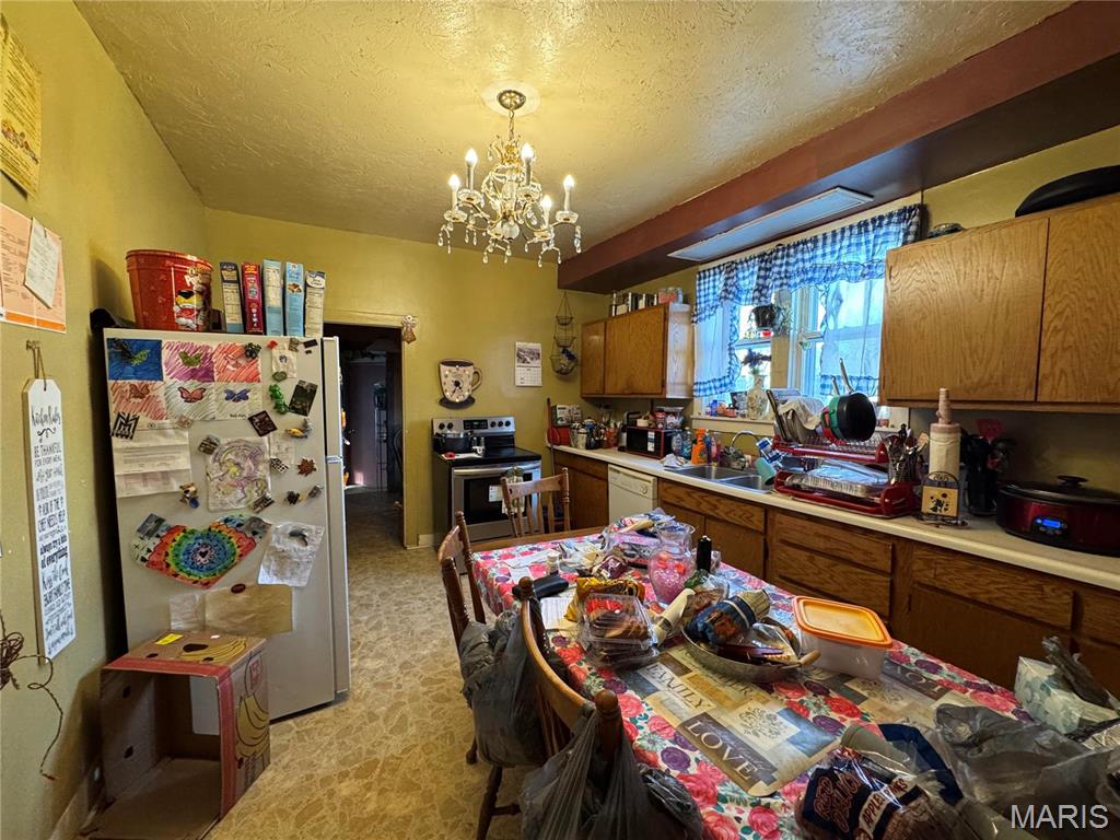 Photo 2 - Residential for sale – 806 E 1st Street  Salem, MO
