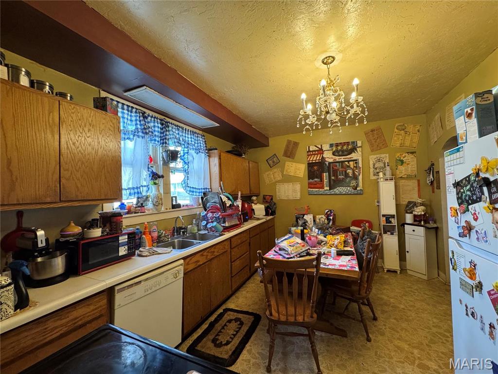 Photo 3 - Residential for sale – 806 E 1st Street  Salem, MO