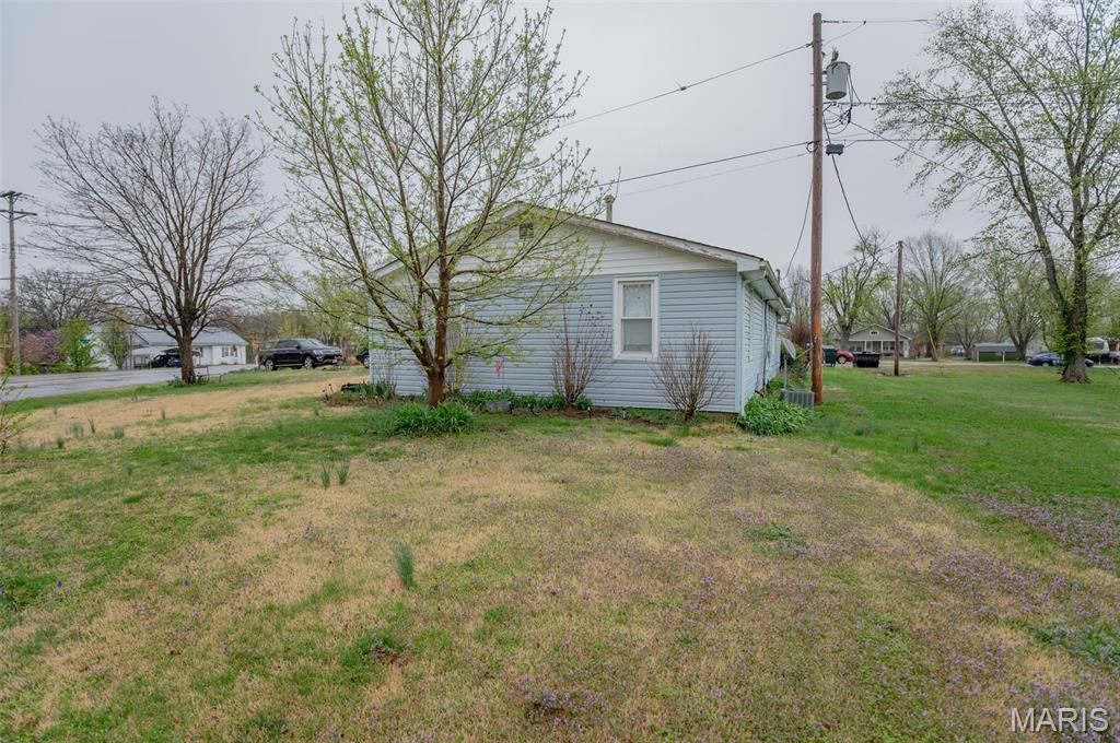 Photo 5 - Residential for sale – 703 W Parkview Drive  Belle, MO