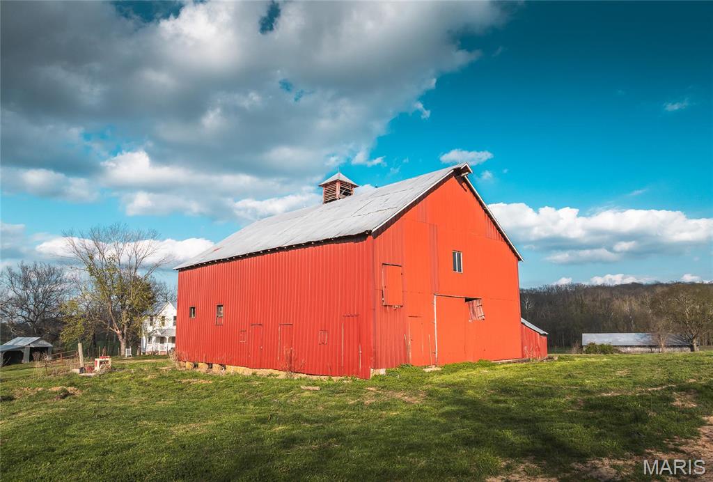 Photo 3 - Farm for sale – 32271  Maries Road 213   Vienna, MO