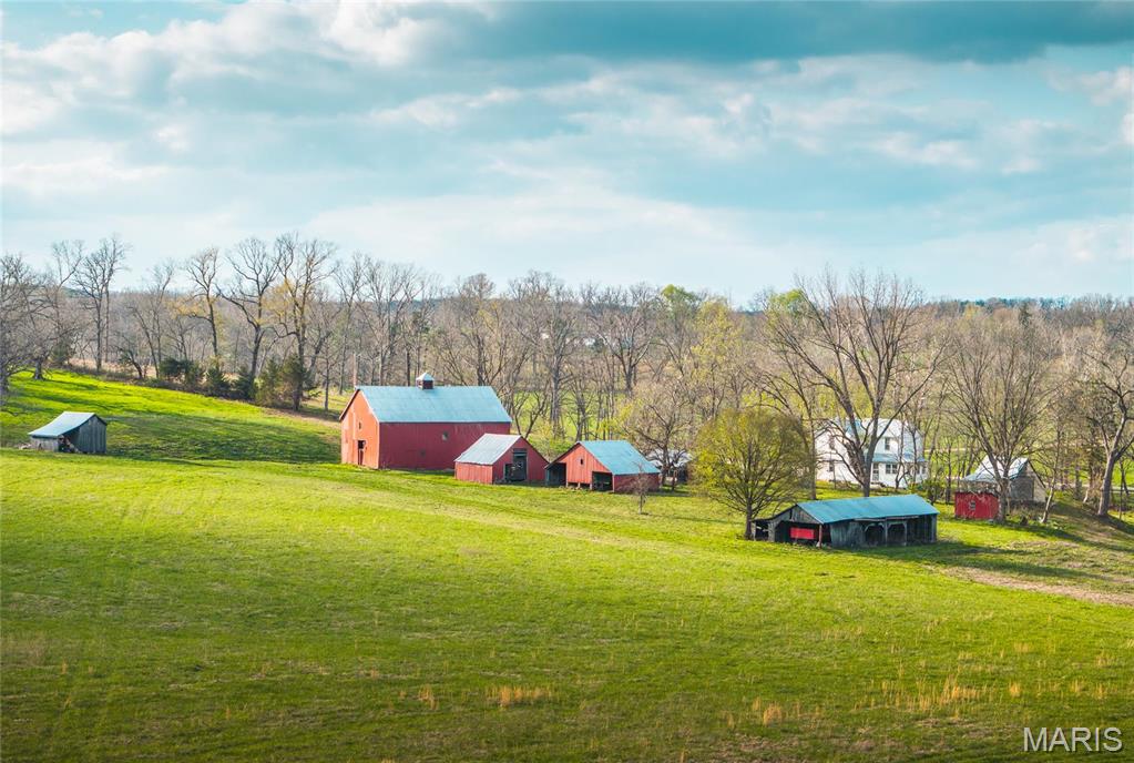 Farm for sale – 32271  Maries Road 213   Vienna, MO