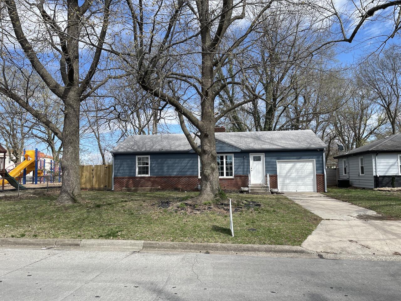 Residential for sale – 1836 S Robberson Avenue  Springfield, MO