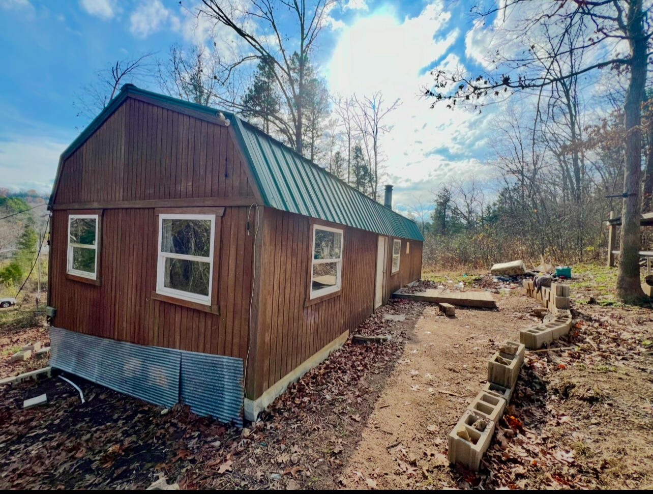 Residential for sale – 15883  County Road 302   Eminence, MO