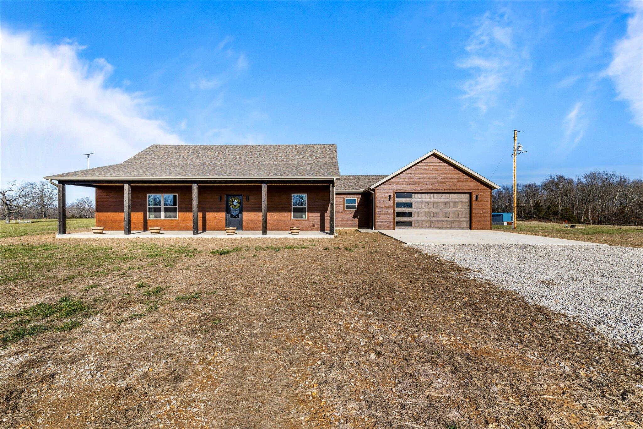 Farm for sale – 84  Buttercup   Seymour, MO