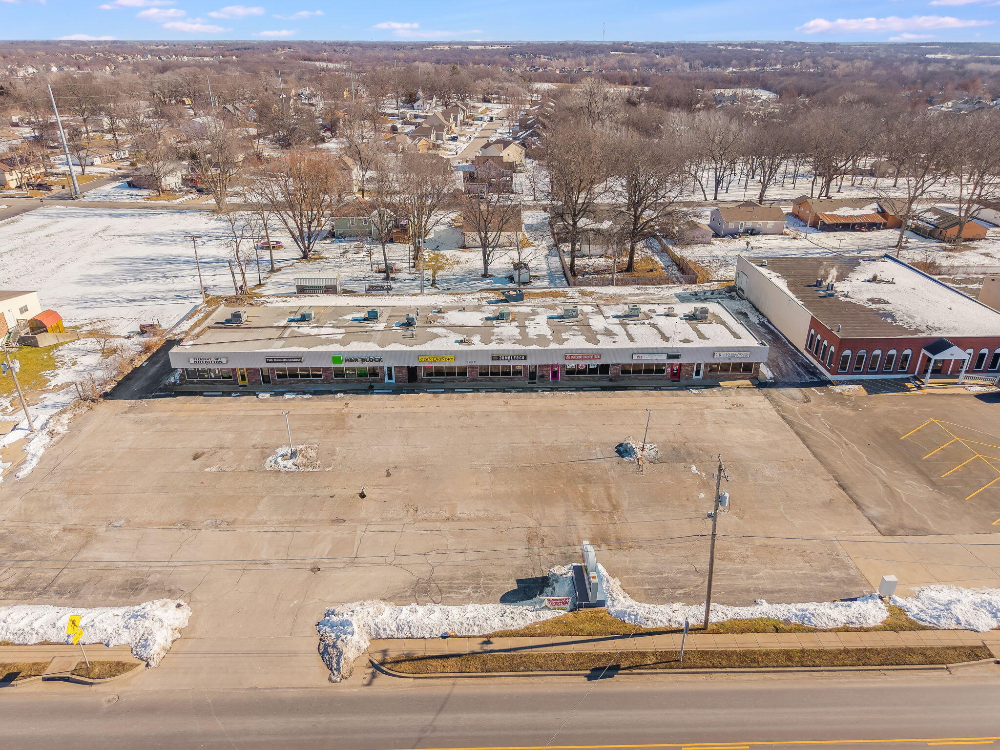 Photo 18 - Commercial Sale for sale – 1204/1208 N 7 Highway  Pleasant Hill, MO