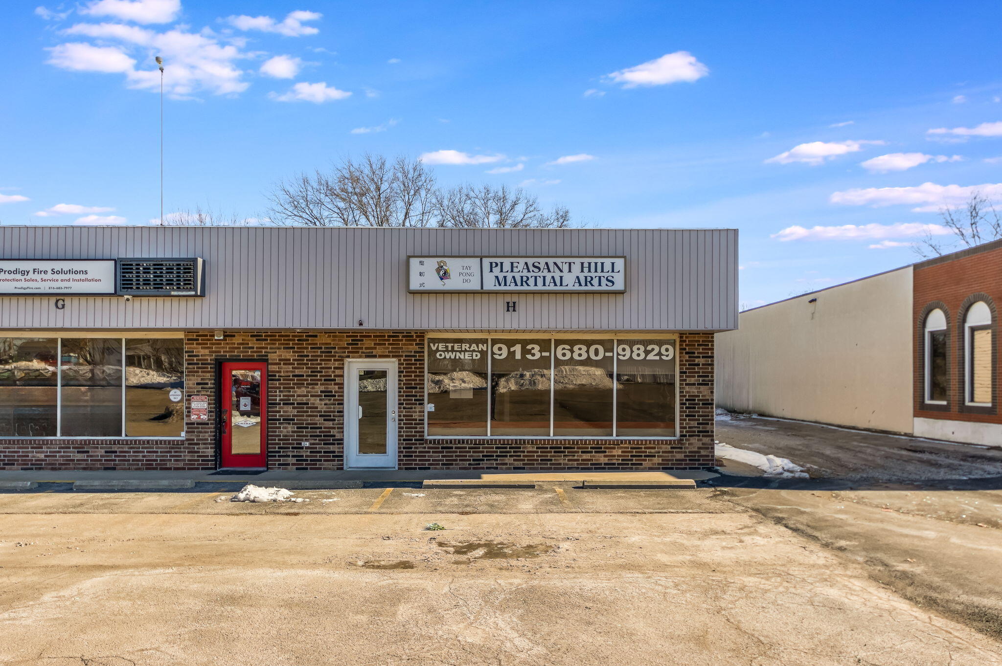 Photo 9 - Commercial Sale for sale – 1204/1208 N 7 Highway  Pleasant Hill, MO