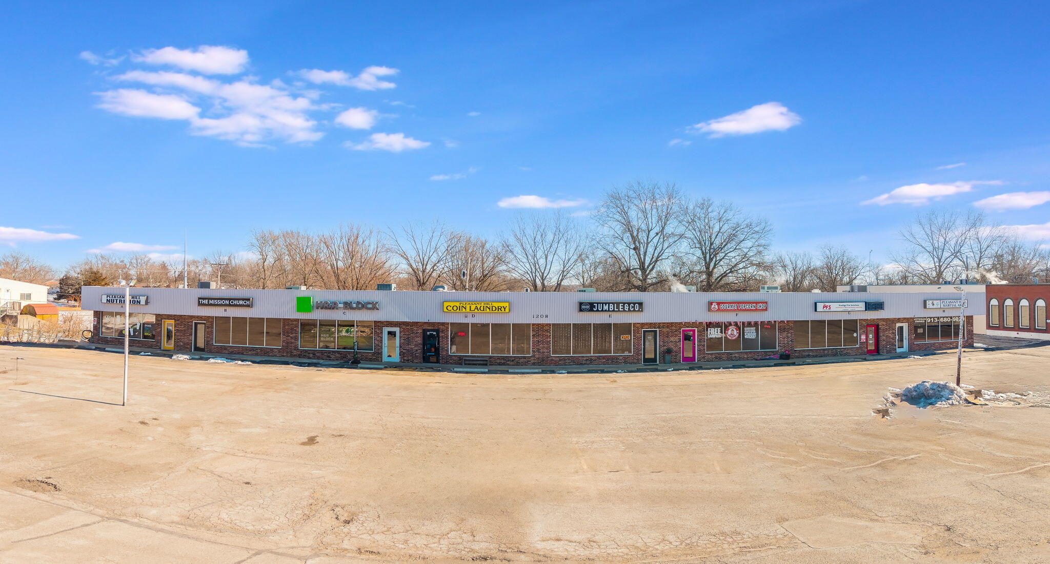 Photo 3 - Commercial Sale for sale – 1204/1208 N 7 Highway  Pleasant Hill, MO