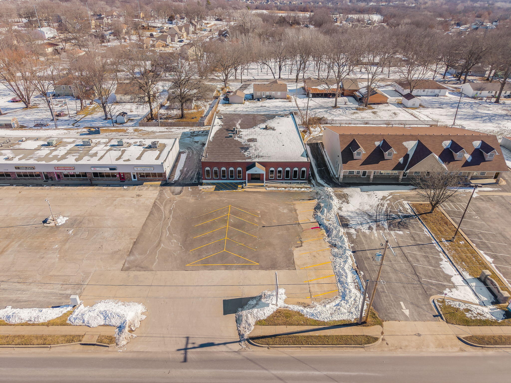 Photo 2 - Commercial Sale for sale – 1204/1208 N 7 Highway  Pleasant Hill, MO