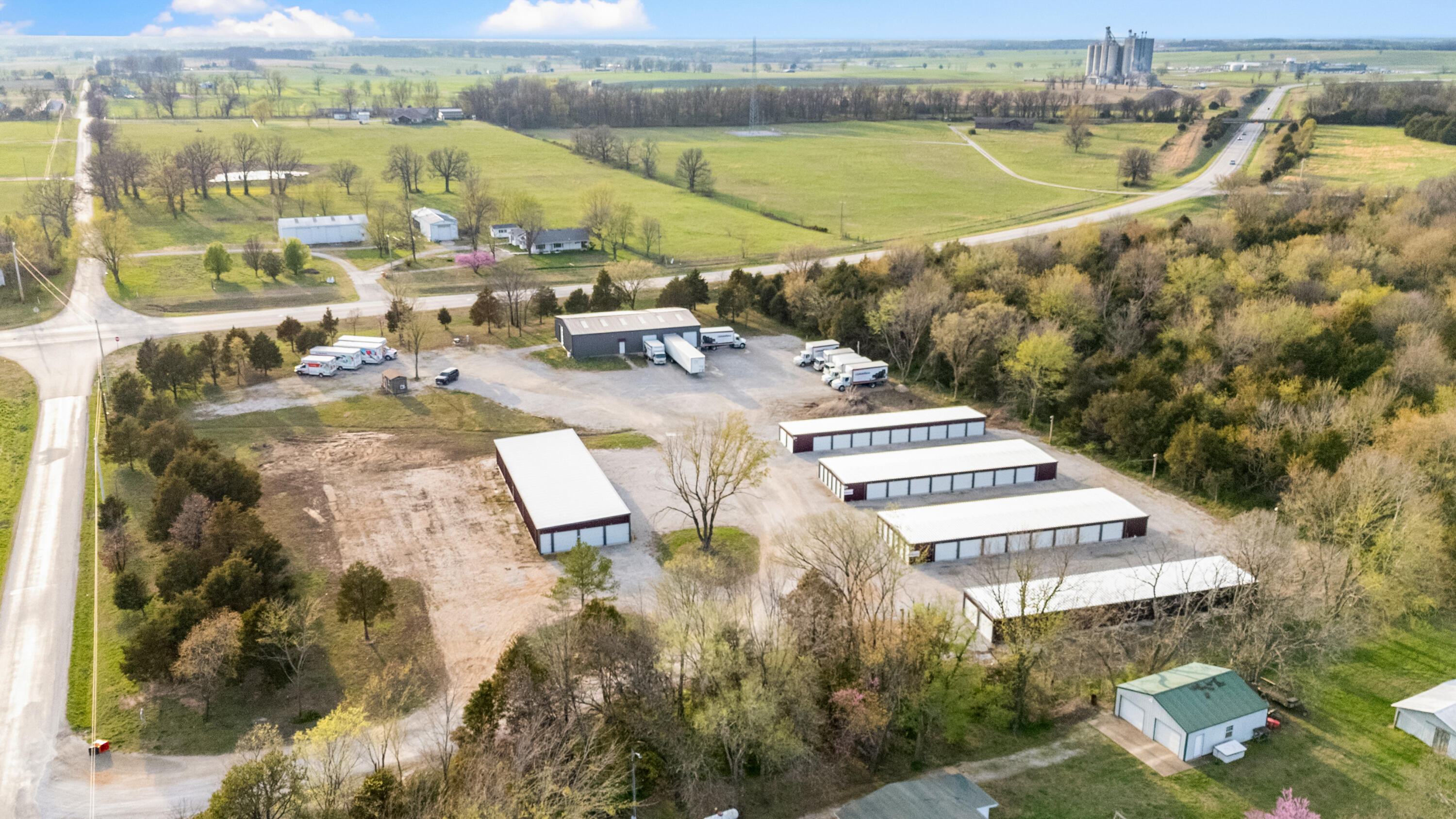 Photo 2 - Commercial Sale for sale – 9110  Farm Road 2140   Cassville, MO