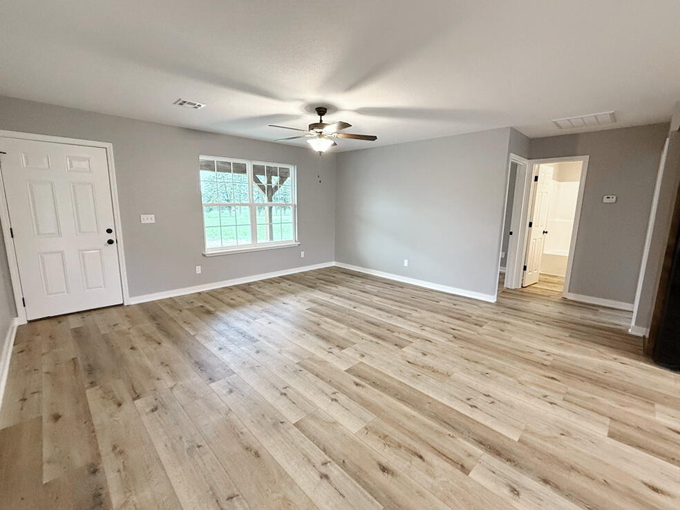 Photo 7 - Residential for sale – 321 W Hainline Road  El Dorado Springs, MO