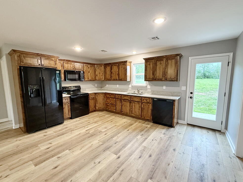 Photo 9 - Residential for sale – 321 W Hainline Road  El Dorado Springs, MO