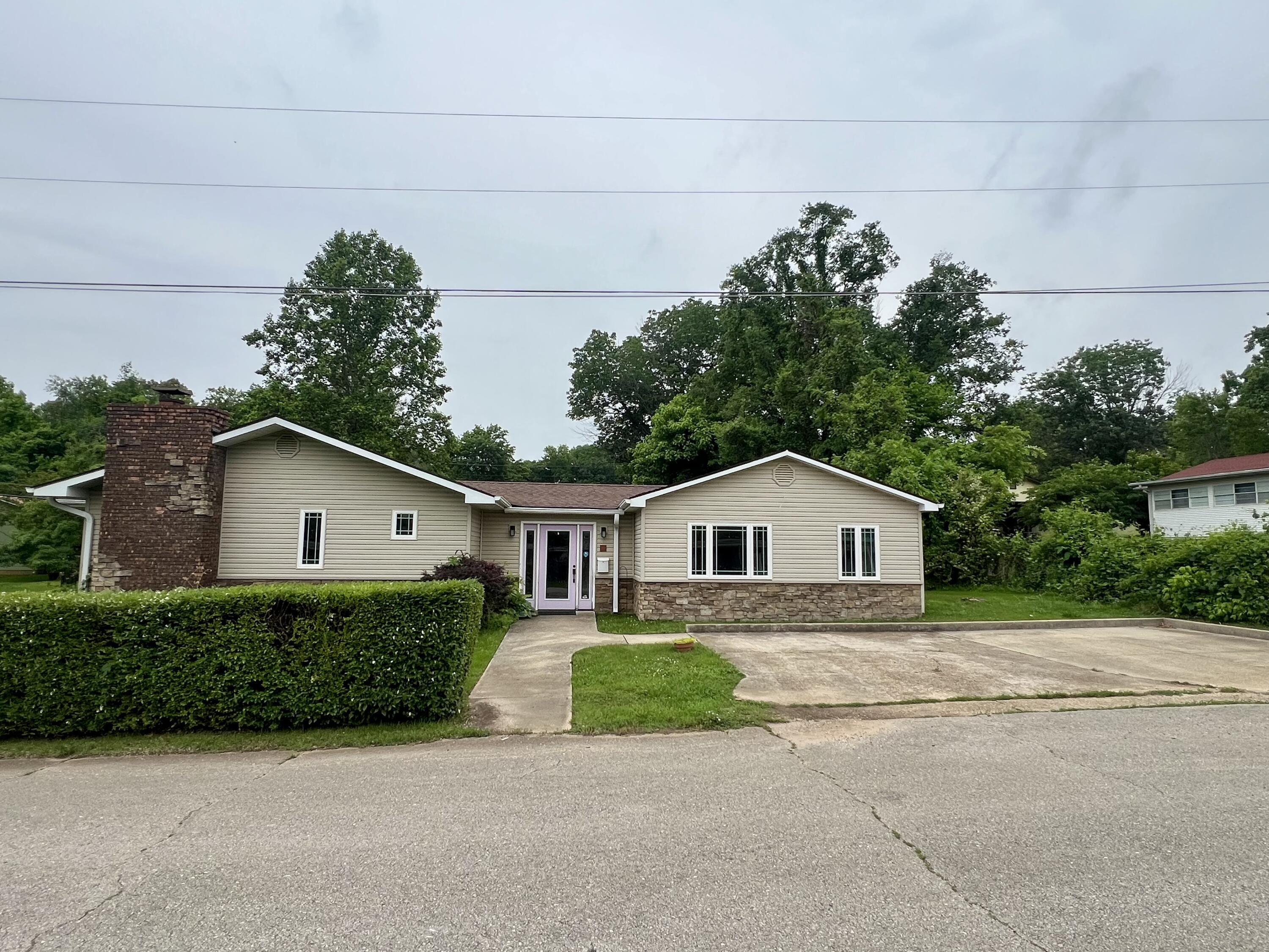 Residential for sale – 402  Elsie Street Street  Van Buren, MO