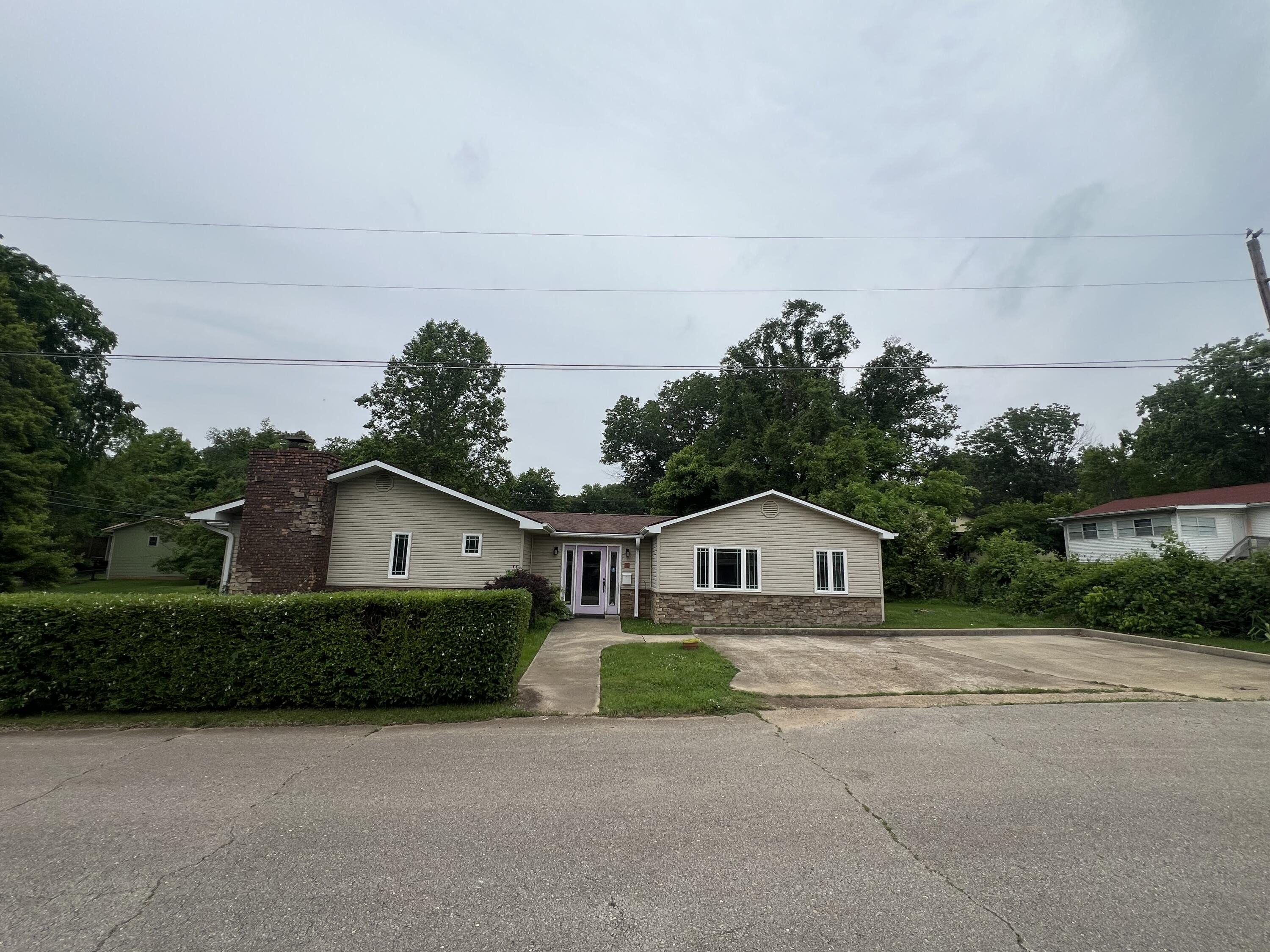 Residential for sale – 402  Elsie Street Street  Van Buren, MO